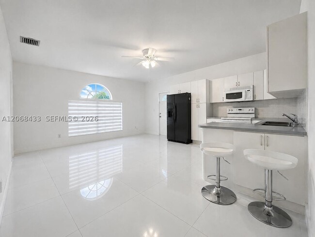 14180 SW 8th St Unit 1