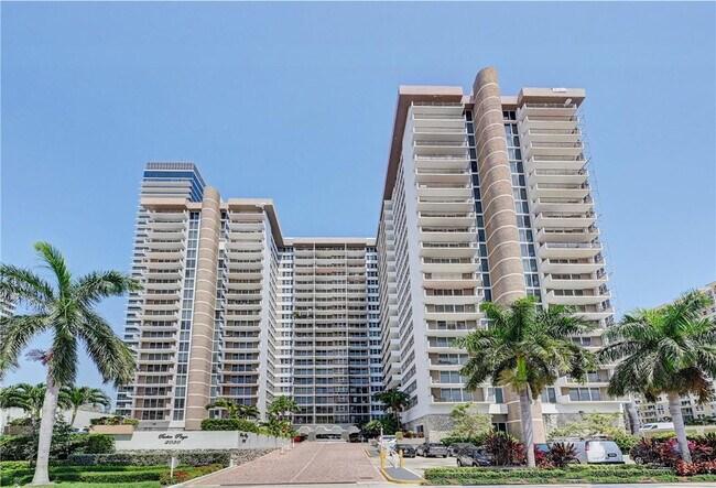 Building Photo - 2030 S Ocean Dr Unit 807