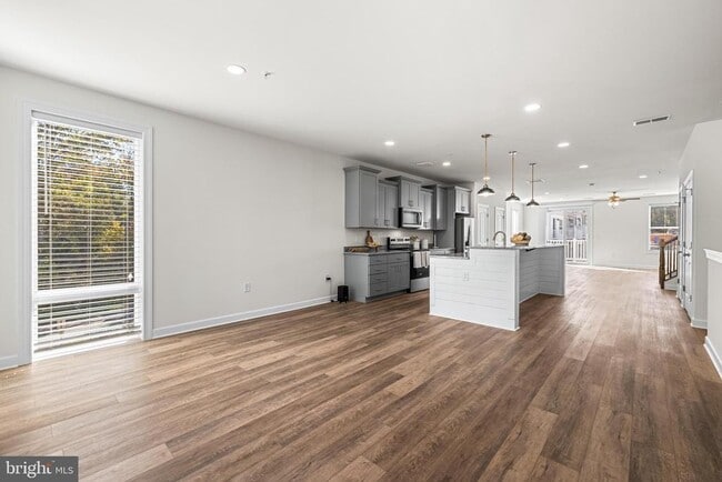 Building Photo - 900 Gilbert Rd Unit 3635B