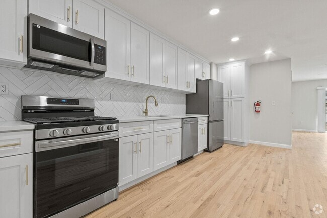 Building Photo - 45 Jewett Ave Unit 1 Rental