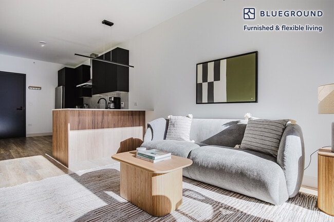 Photo - 535 N St Clair St Unidad FL7-ID1150