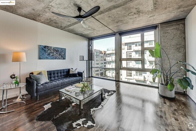 Building Photo - 311 Oak St Unit 703 Rental