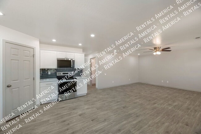 Photo - 801 E 2nd St