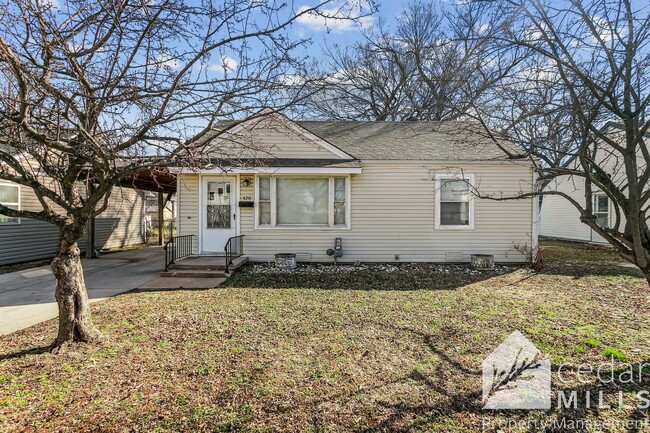 Building Photo - 2 Bed, West Wichita