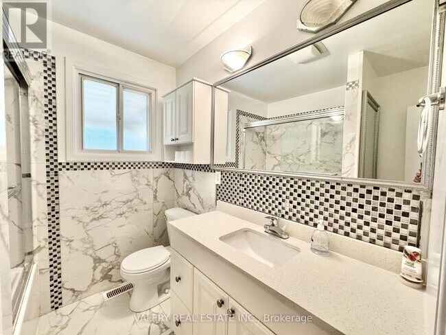 Photo - 2949 Olde Base Line Rd