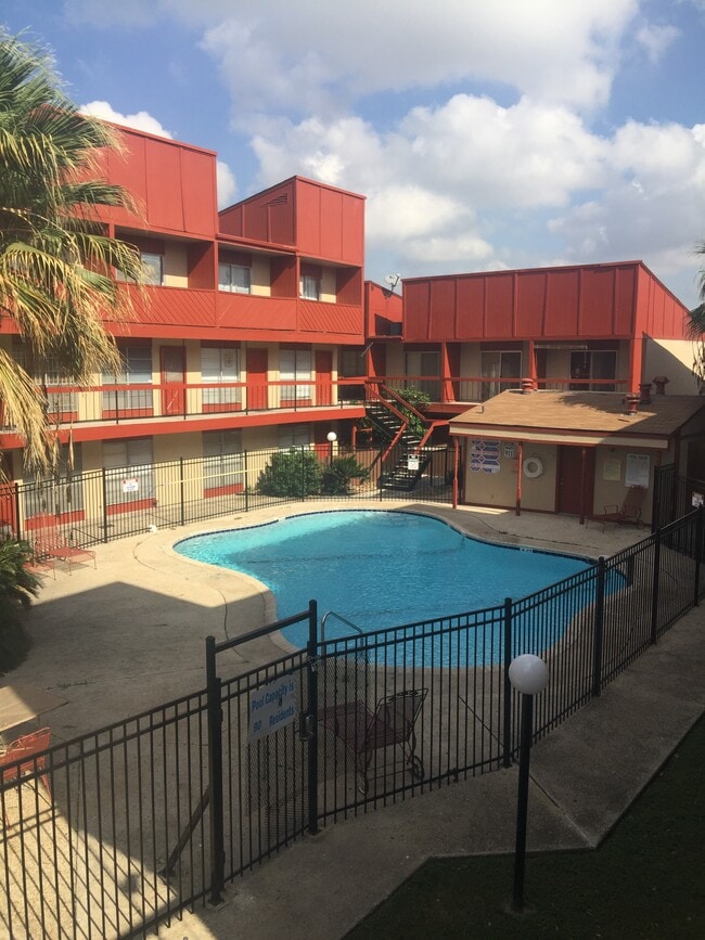 Building Photo - 3243 Nacogdoches Rd Unit 1005