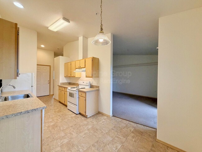 Photo - 10020 SW 125th Ave Unit 308 B