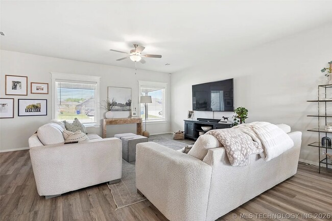 Photo - 7412 E 89th Pl N