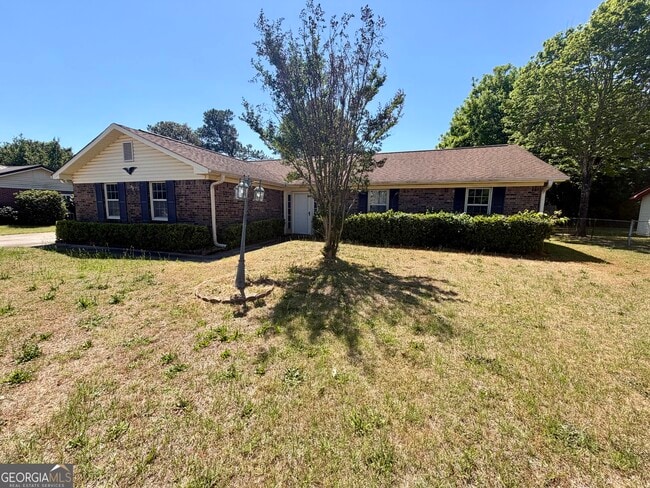 Photo - 131 Foxwood Cir