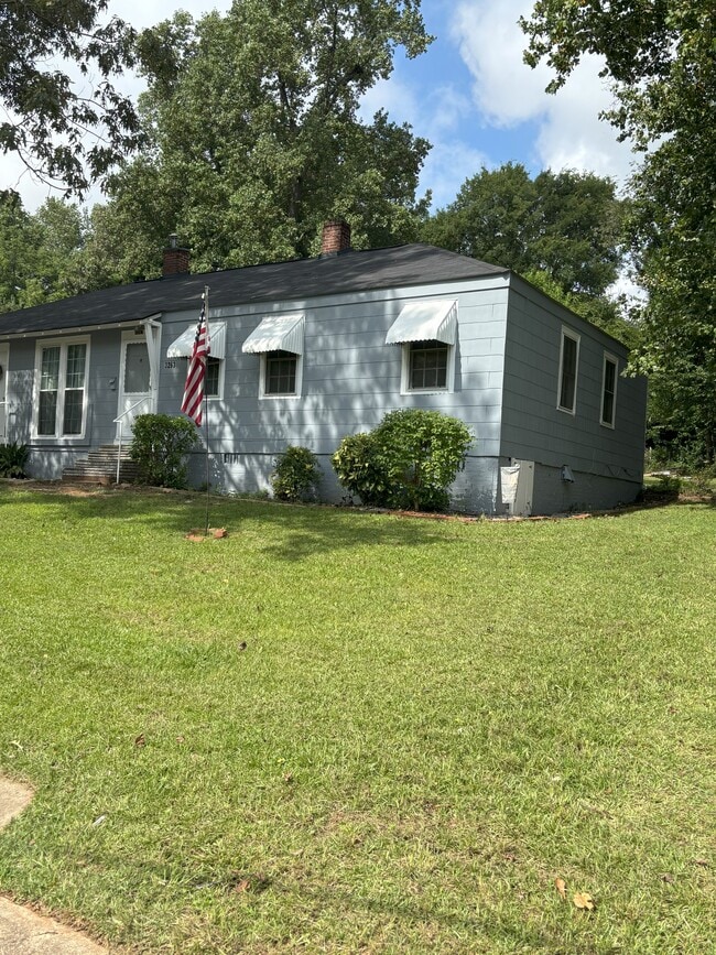 Building Photo - 3263 Wheeler St Rental
