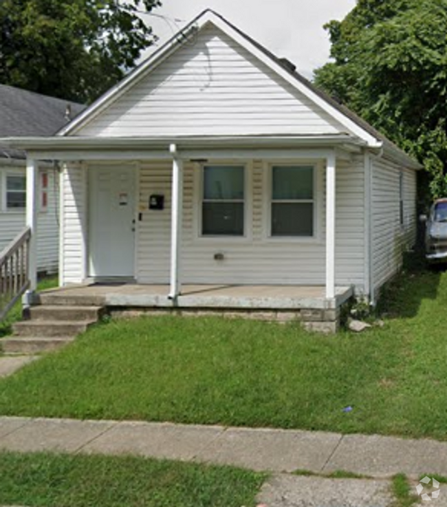 Building Photo - Beautifully Remodeled Two Bedroom Home Wit...