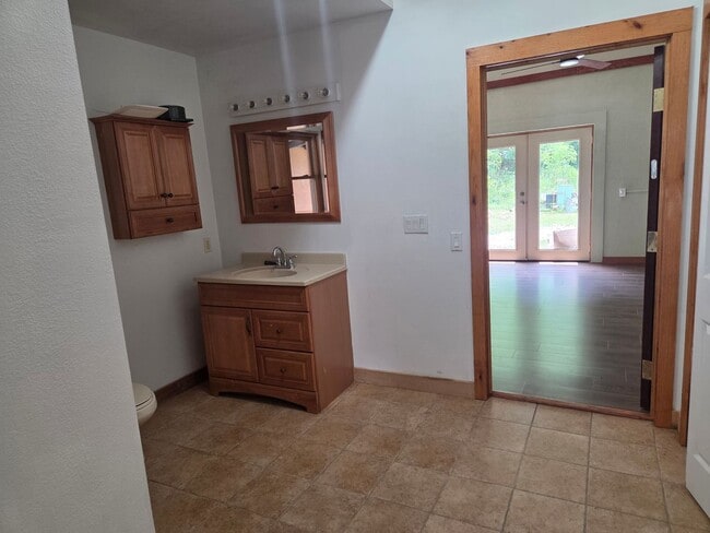 Photo - 1 Bedroom / 1 Bath Studio Apt Kingsport TN
