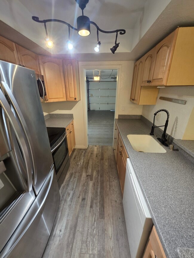 lots of counterspace - 2852 C St Unit 1