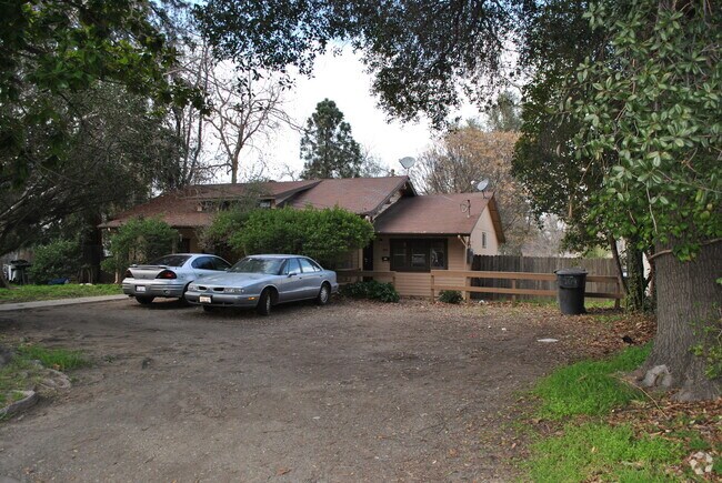 Building Photo - 209 Sutter Ave Rental