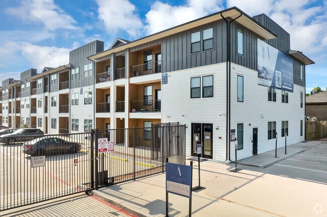 Building Photo - The Aurea Rental