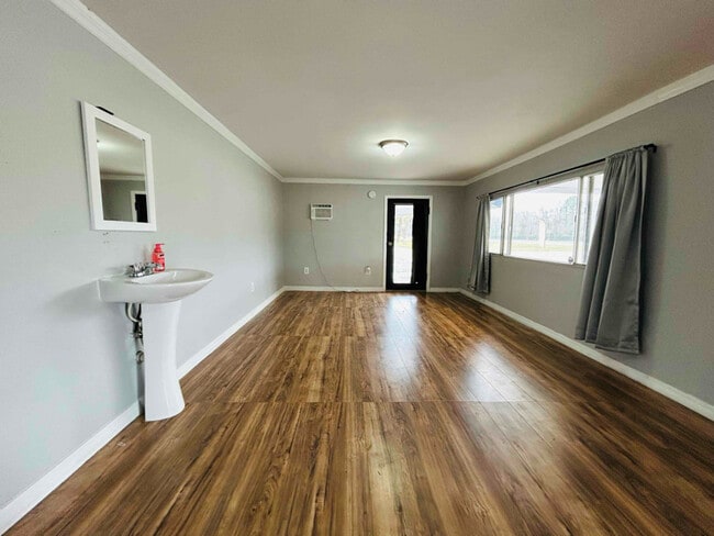 Photo - 553597 US-1 Unit B