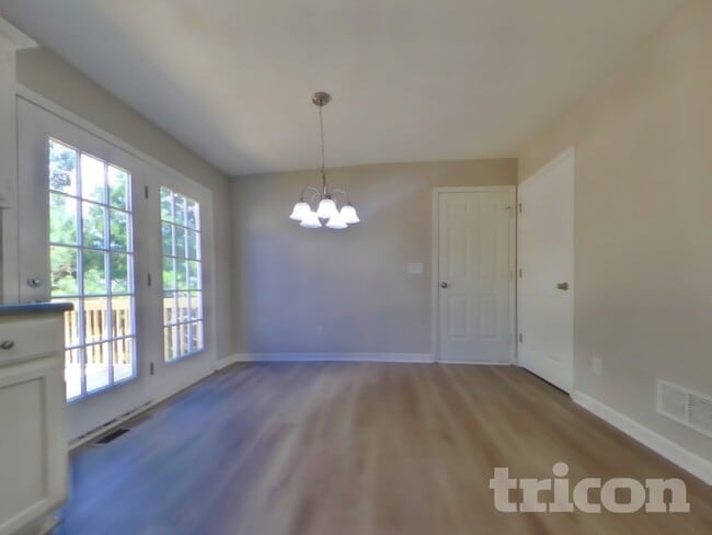 Photo - 504 Hillcrest Cross Rd