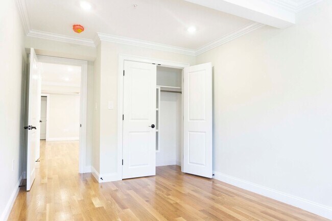 Photo - Ridiculous renovations including living room with metal object... (banishment room)