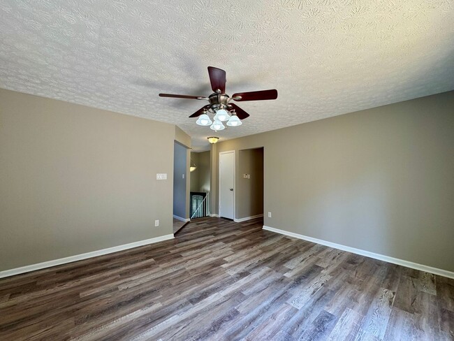 Photo - 7067 Darnell St