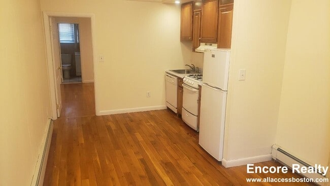 Photo - 304 Beacon St Unit #B
