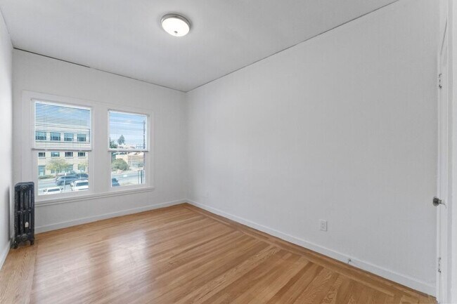 Photo - 1856 Spruce St Unit 06