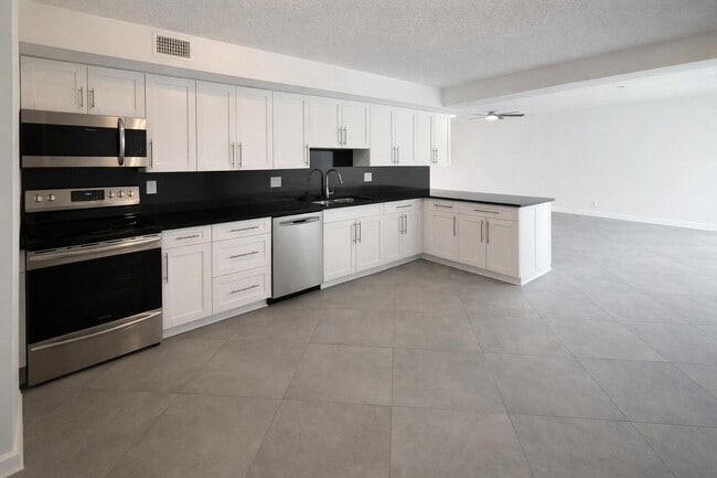 Photo - 3355 Jaywood Terrace Unit J113