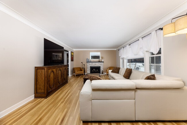 Photo - 259 Cornell Ave