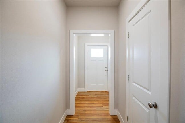 Photo - 1040 Seaborn Way