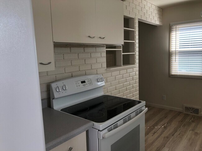 Photo - 813 E Meade St