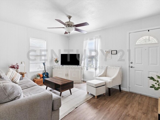 Photo - Tastefully Updated 3/1 in Haltom City For Rent!