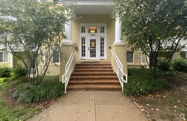 Building Photo - 4141 S Four Mile Run Dr Unit 302 Rental