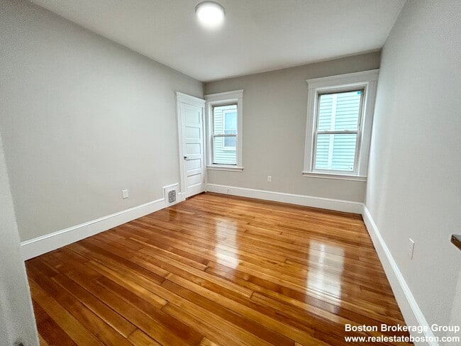 Photo - 19 Sudan St Unit 2