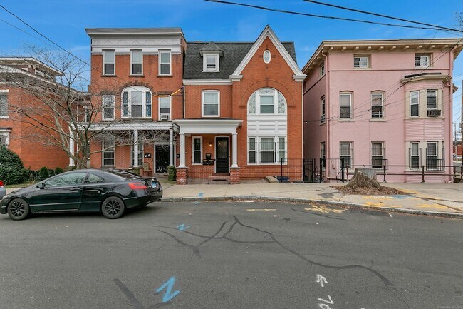 Building Photo - 108 William St Unit 1