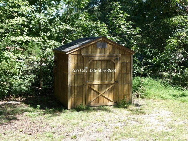 Photo - 603 Woodland Cir