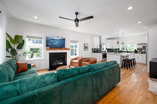 Building Photo - 2019 James St Rental