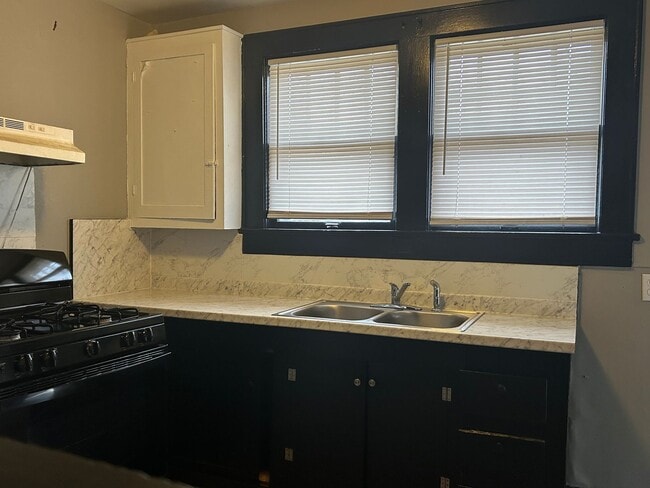 Photo - 1417 W 11th St Unit 1419