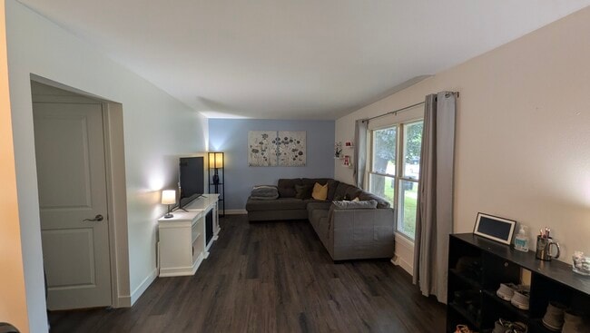 Photo - 803 Forest Ct