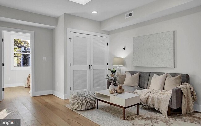 Photo - 1137 Owen Pl NE Unit 4