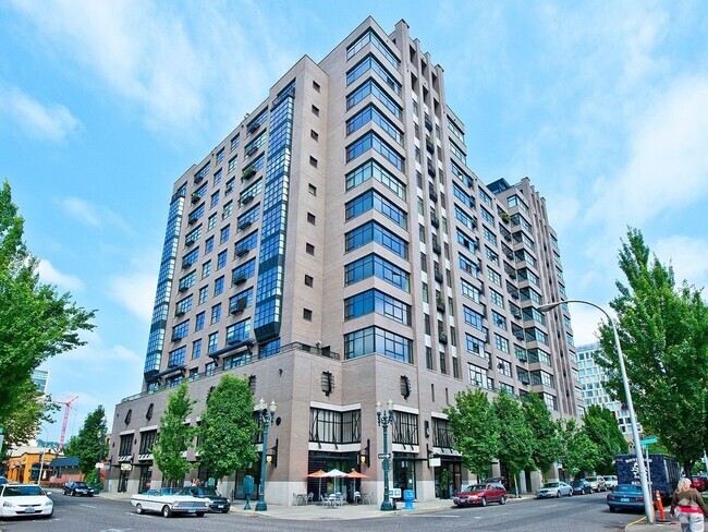 Building Photo - 333 NW 9th Ave Rental