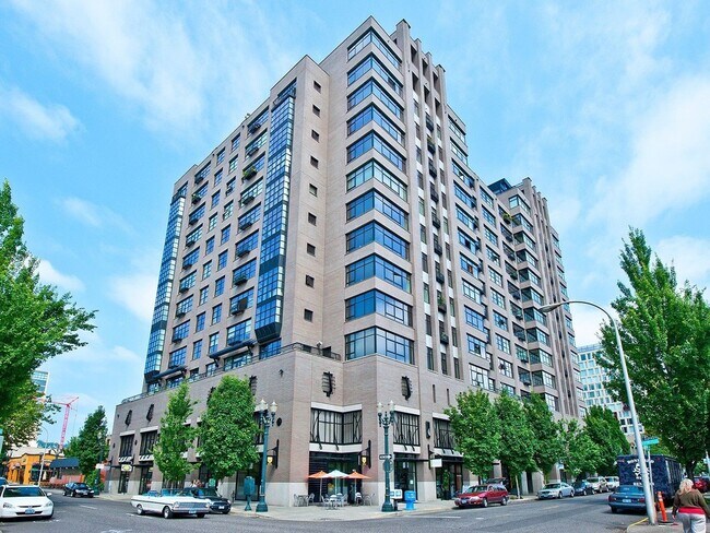 Building Photo - 333 NW 9th Ave Rental