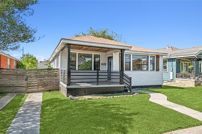 Photo - 1828 Alvar St