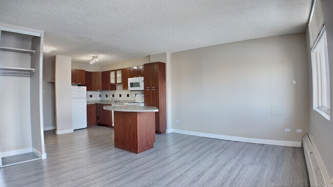 Photo - 11147 Whyte Ave NW Unit 1203