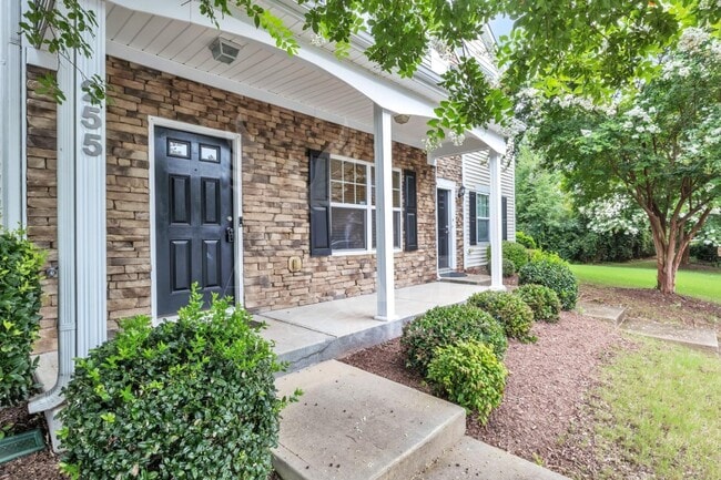 Photo - 255 Hampshire Downs Dr