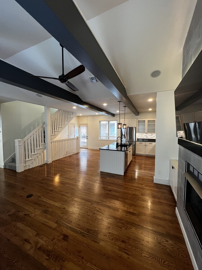 Photo - 1407 S Saint Louis Ave Townhome