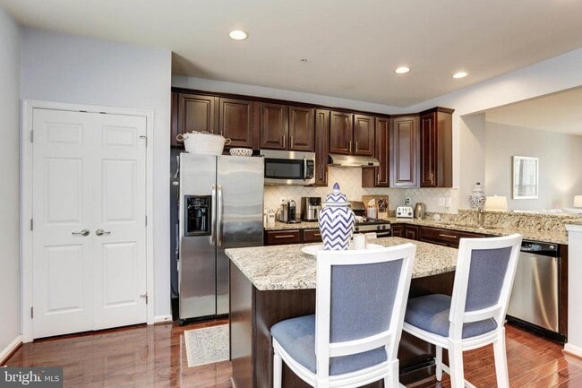 Photo - 7359 Matchbox Alley