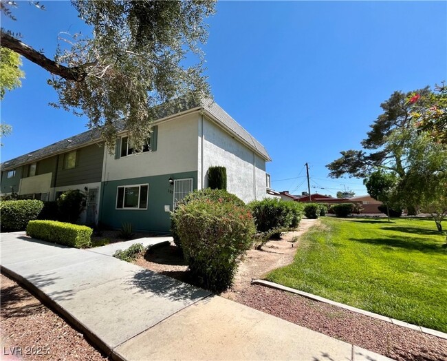Photo - 109 Greenbriar Townhouse Way