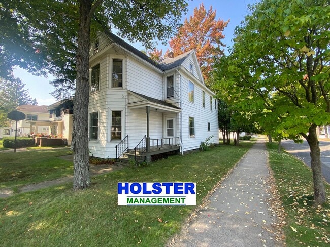 Building Photo - 1602 Emerson St Unit 1 Rental