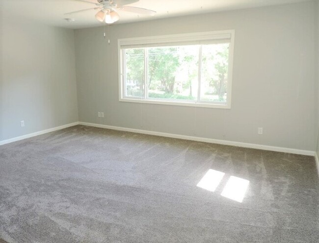 Photo - $1,400 | 3 Bedroom, 1 Bathroom Top Floor D...