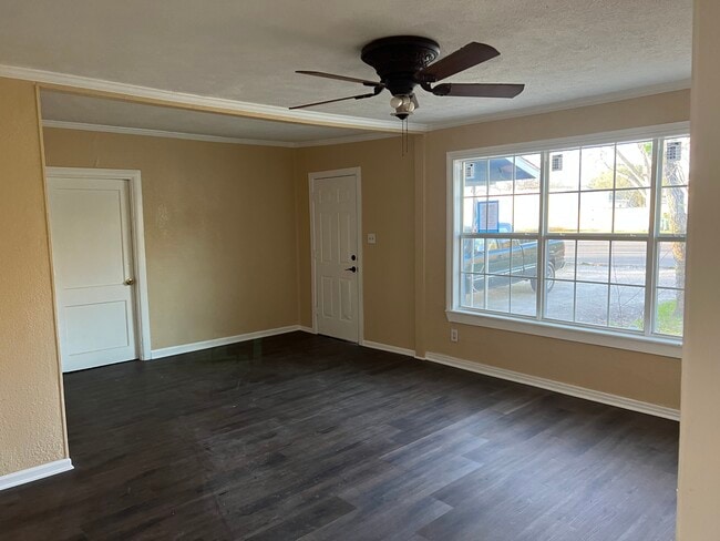 Photo - 1509 Main St