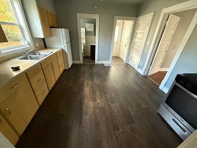 Photo - 1035 Durfee Ave